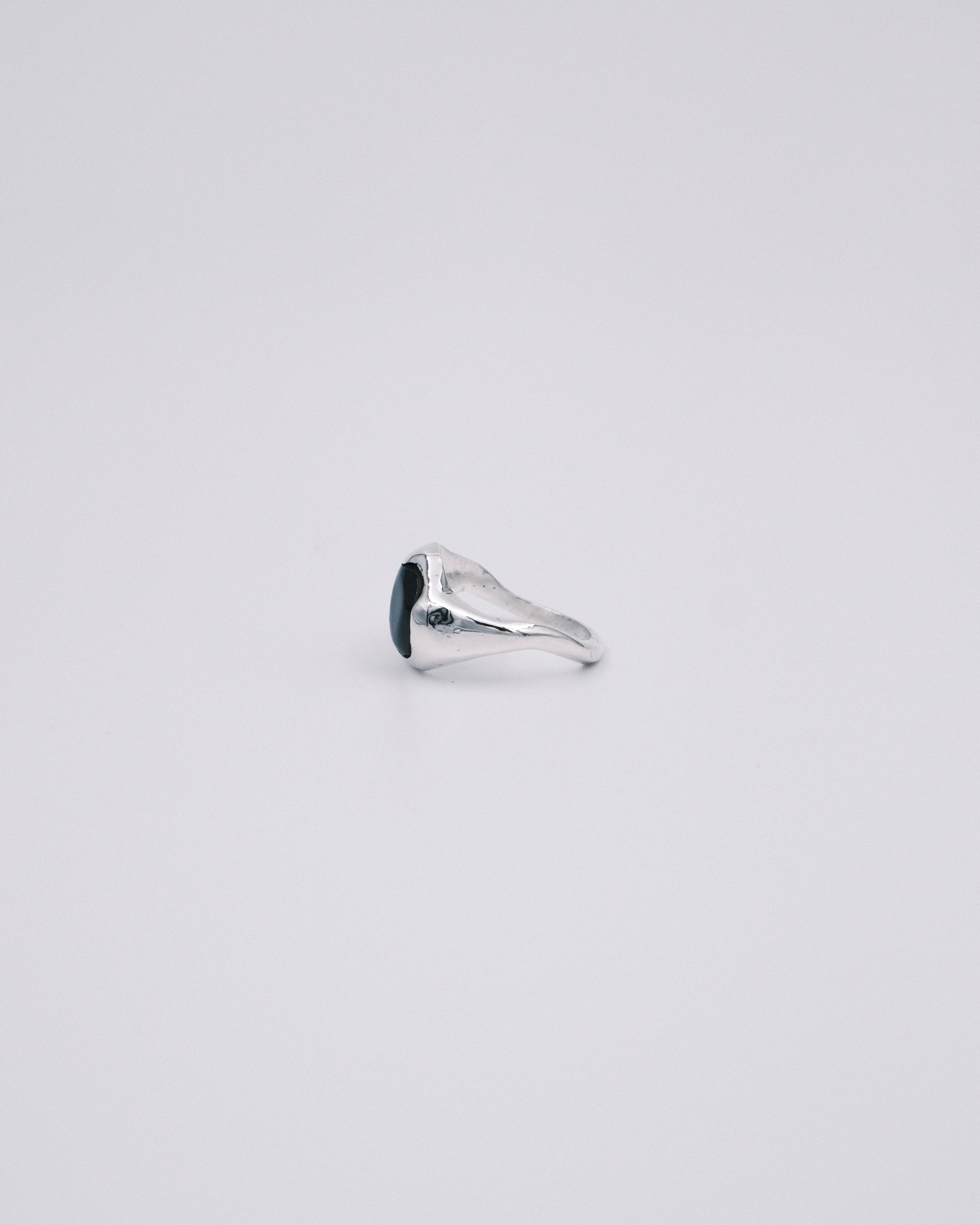 Molten Nacre Signet
