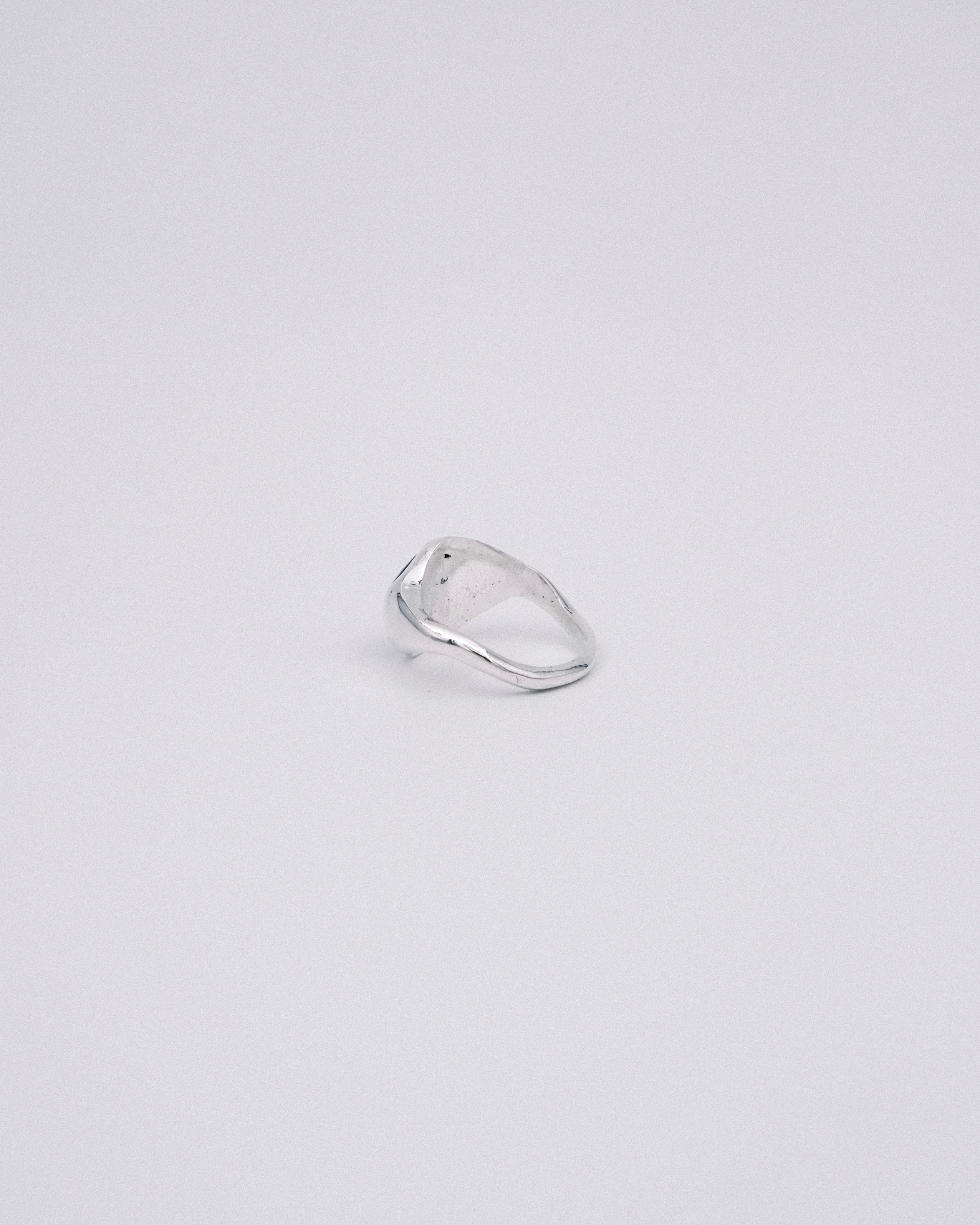 Molten Nacre Signet