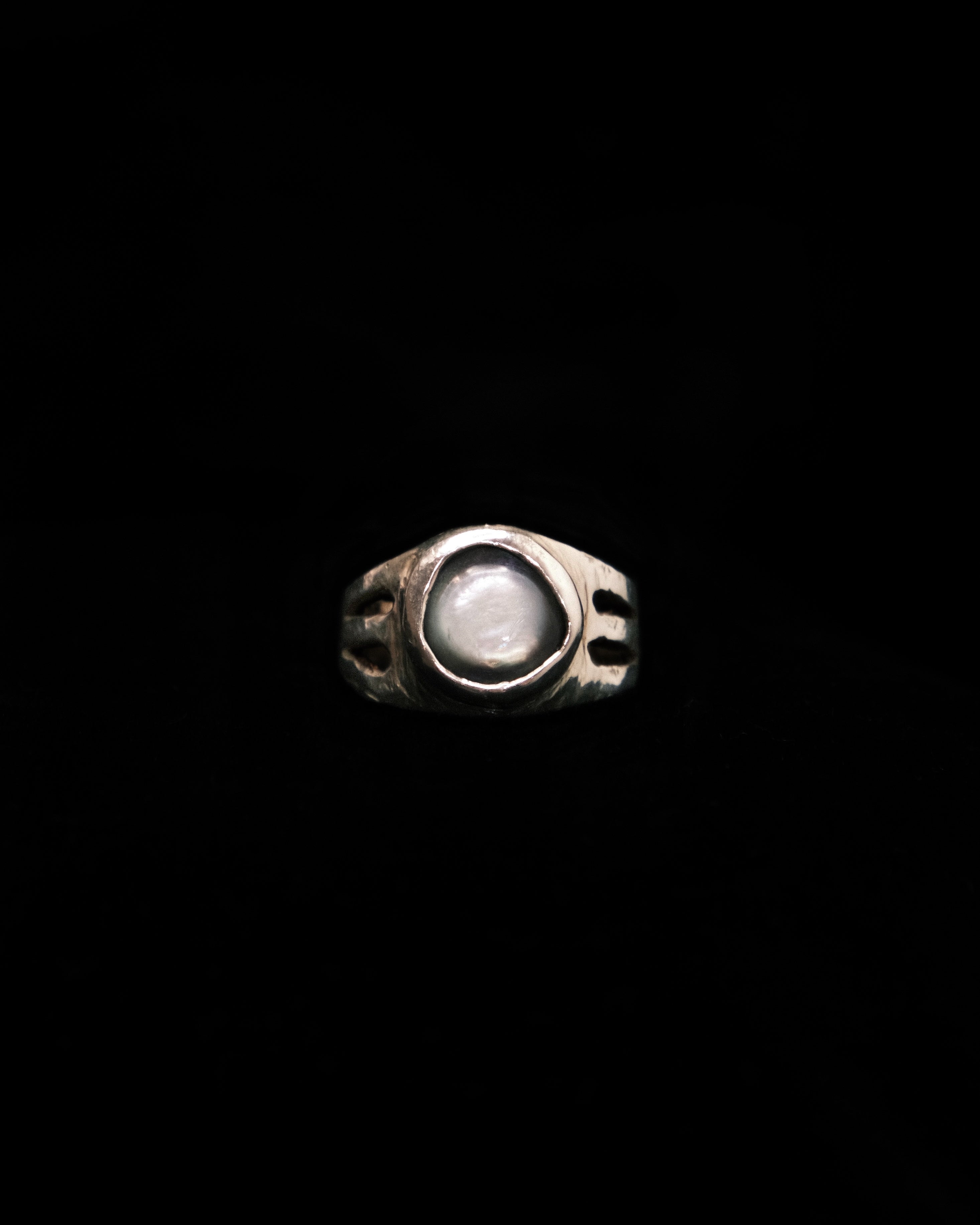 THE NACRE RING