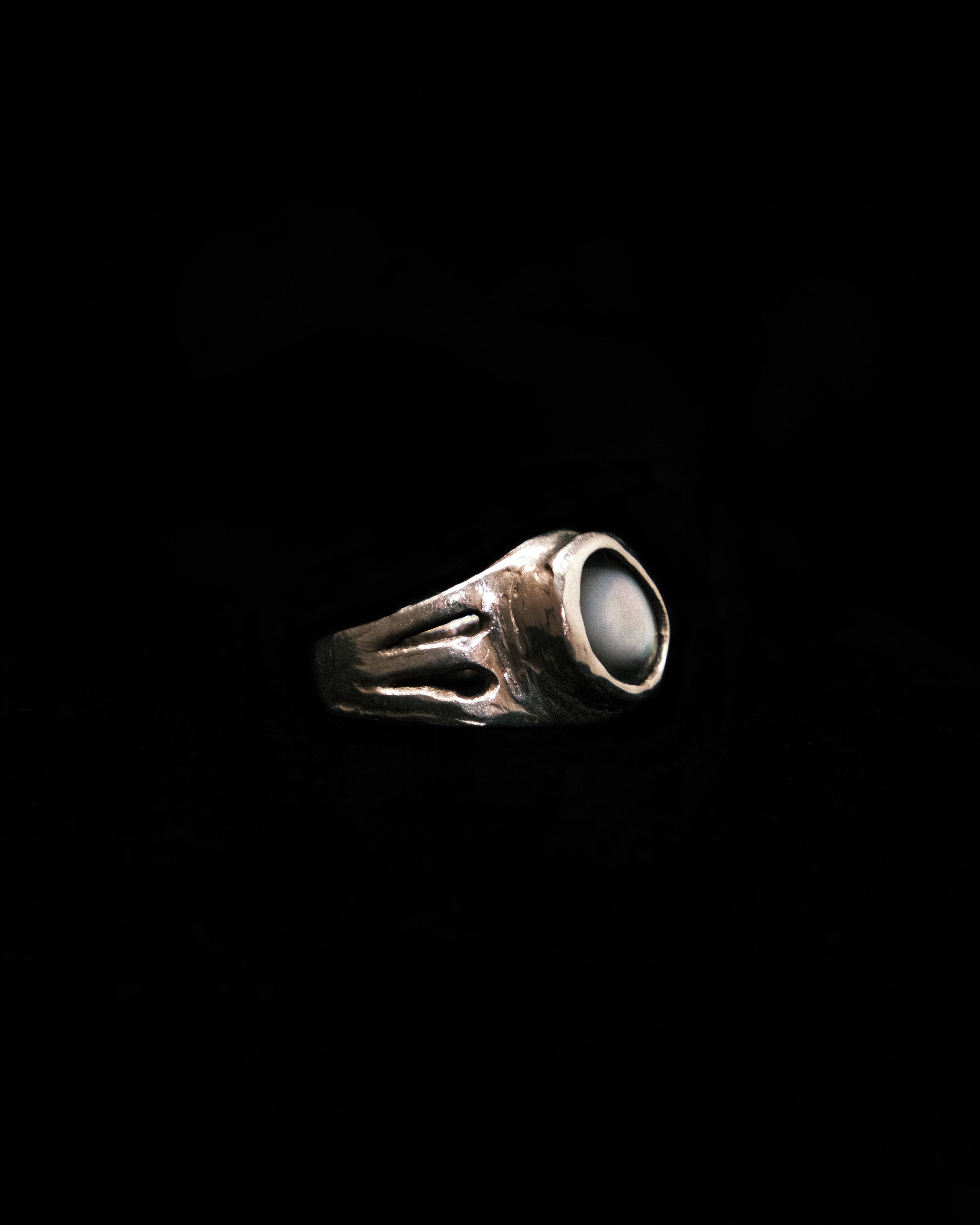 THE NACRE RING