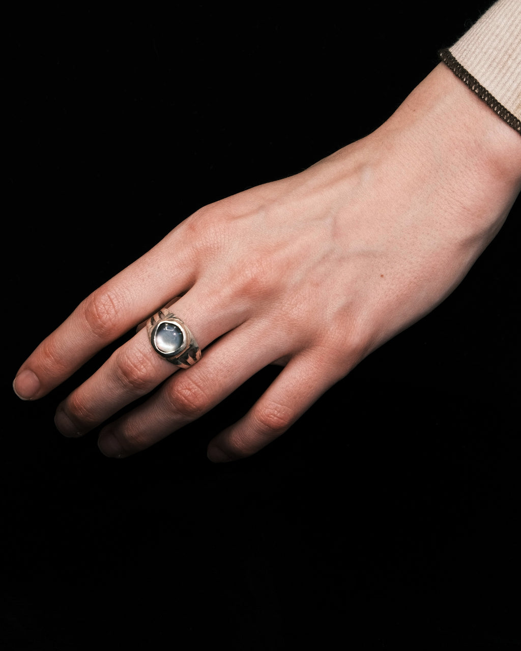 THE NACRE RING