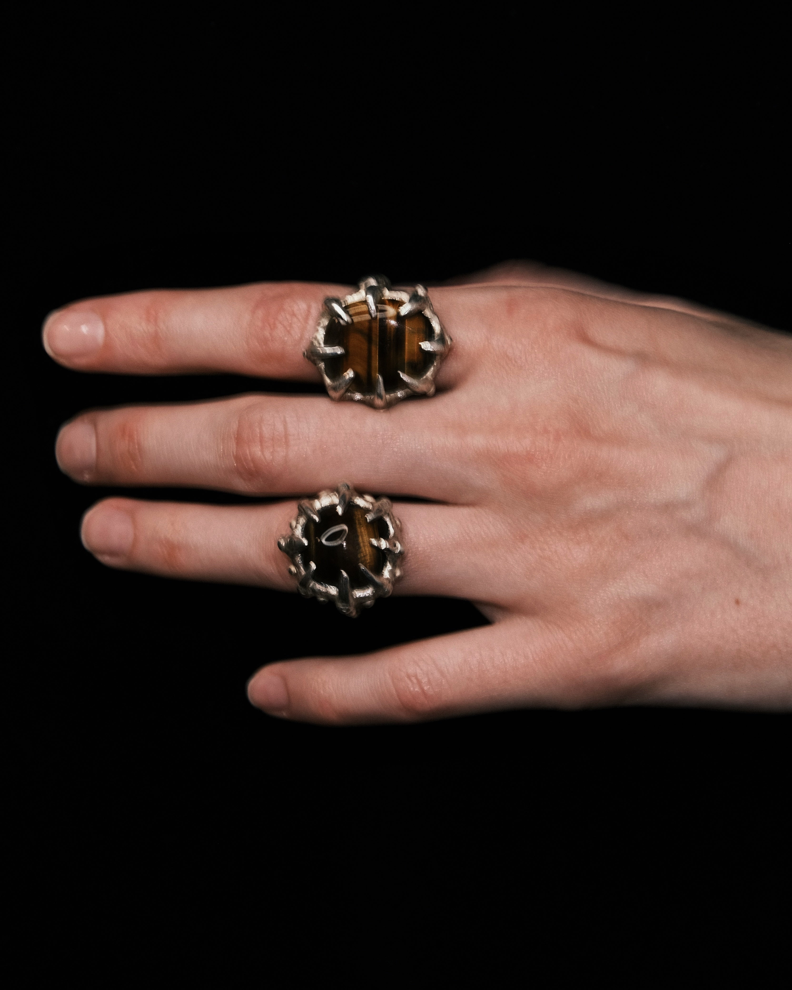 RING WITH TIGER’S EYE 02